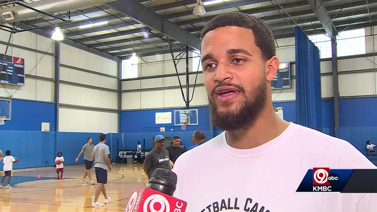 Kansas City native and NBA player hosts youth basketball camp [Video]