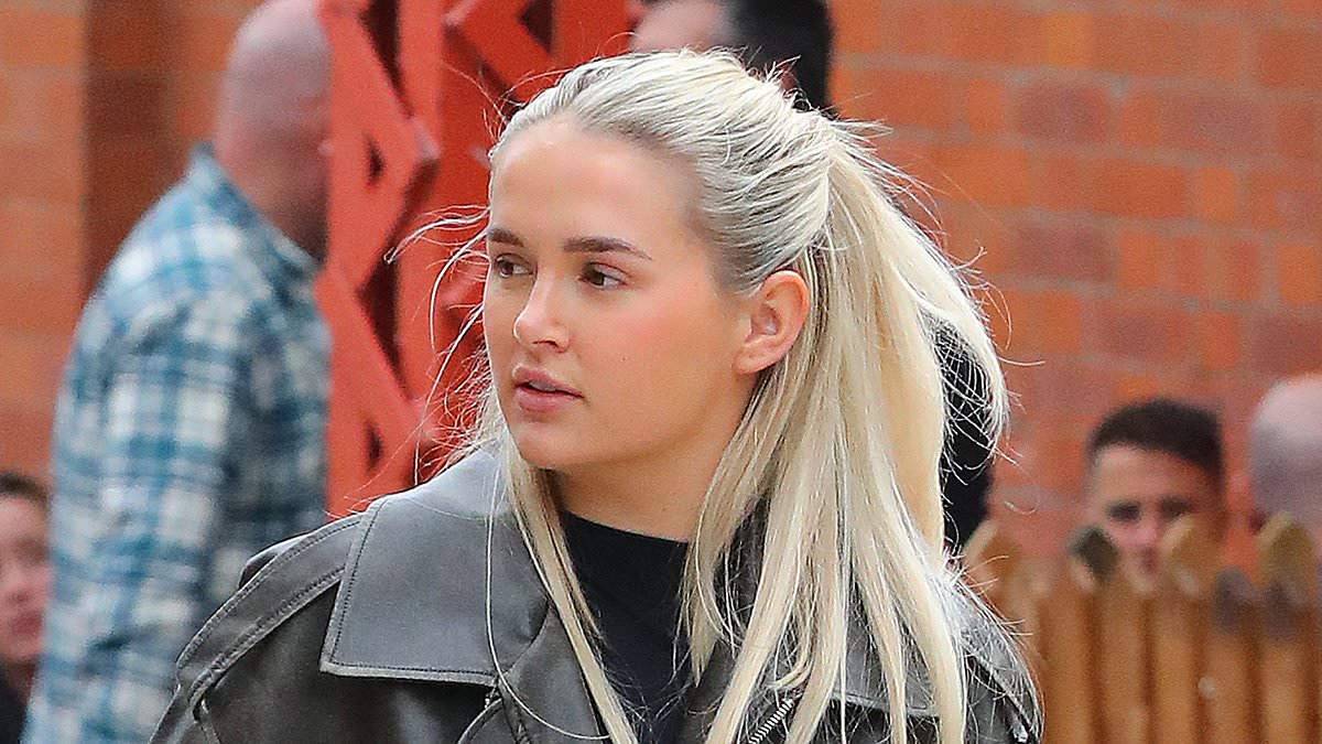 Molly-Mae Hague leaves the engagement ring at home as she steps out in Cheshire with daughter Bambi, 20 months, amid claims Tommy Fury ‘kissed a blonde’ before split [Video]