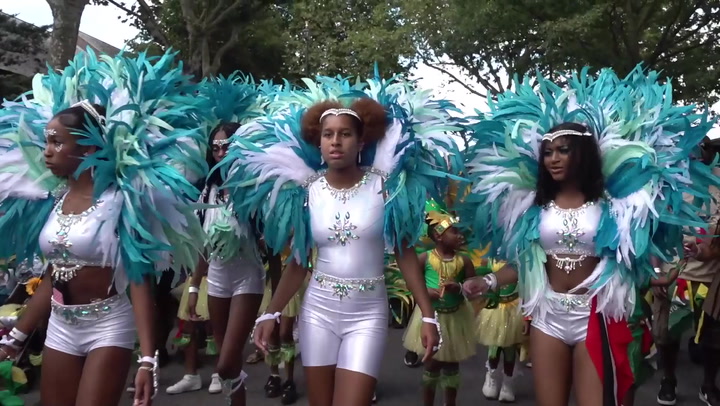 Crowds gather at Notting Hill Carnival in spectacular parade scenes | Lifestyle [Video]