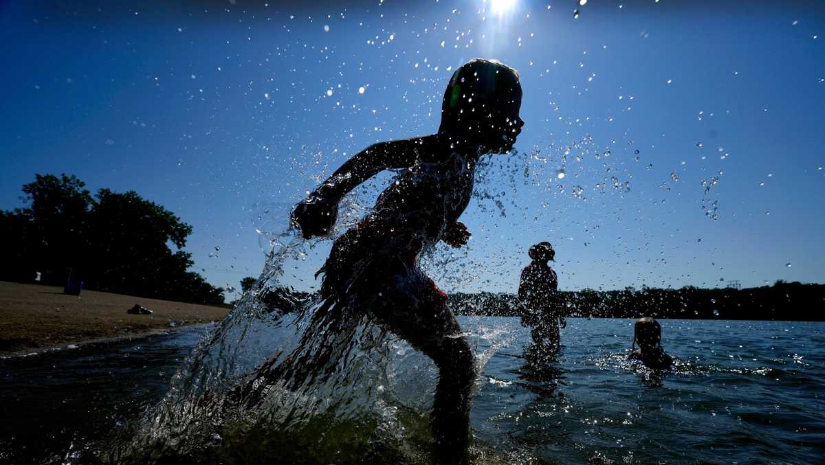 Wild week of weather across the country includes heat wave, tropical storm, landslide, flash flood and snow [Video]