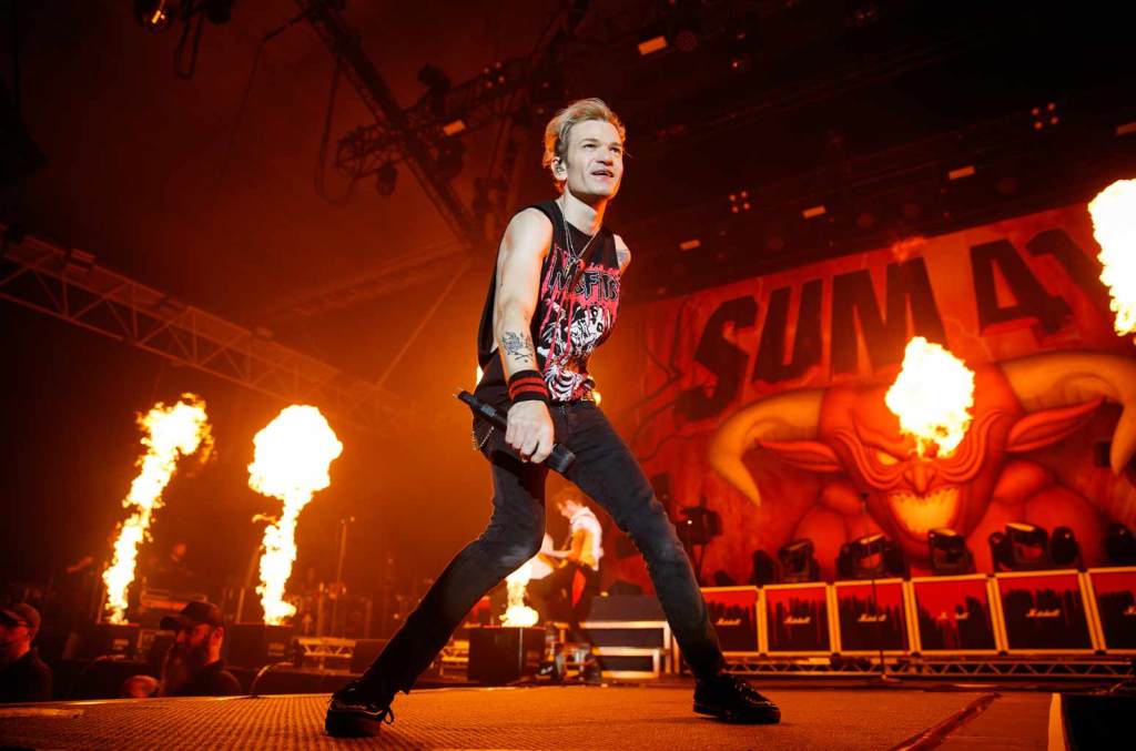 Could Sum 41’s Deryck Whibley Be Linkin Parks New Frontman? [Video]