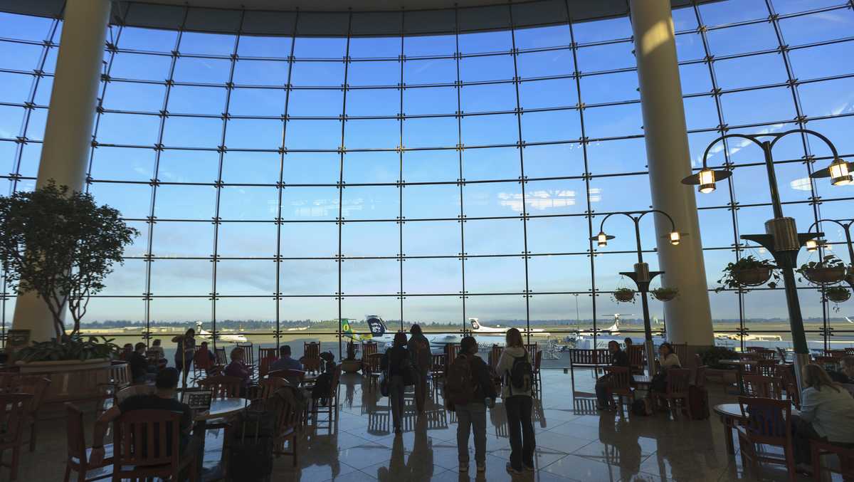 Apparent cyberattack at Seattle airport causes internet outages [Video]