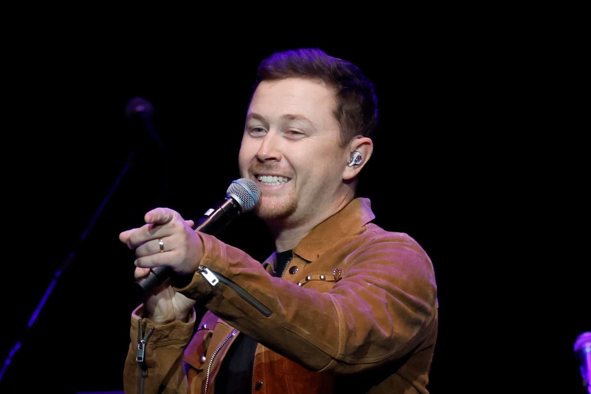 Scotty McCreery stops show at Colorado State Fair after seeing man hitting a woman [Video]