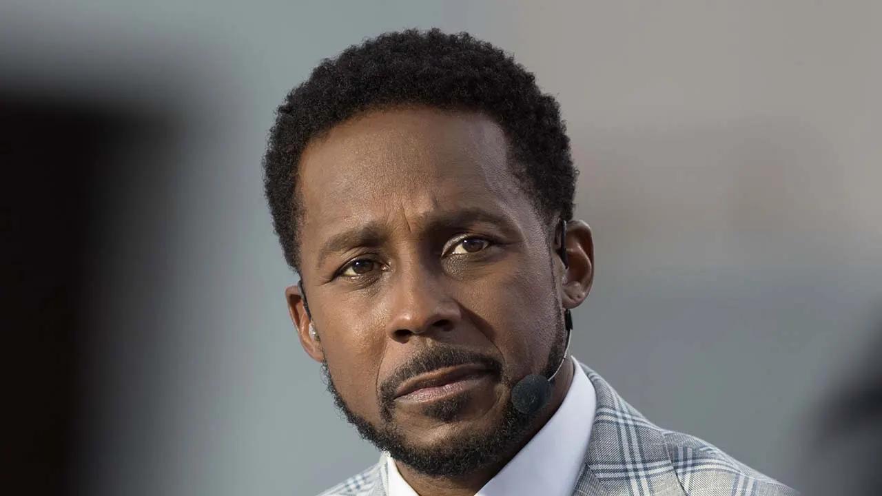 Desmond Howard defends Deion Sanders, cites need to protect mental health amid controversial reporter ban [Video]