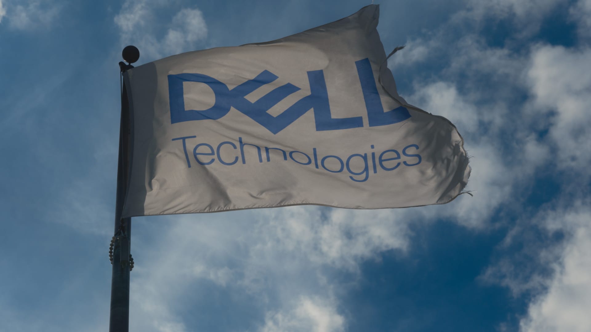 Dell attempts to sell cybersecurity firm SecureWorks again, sources tell Reuters [Video]