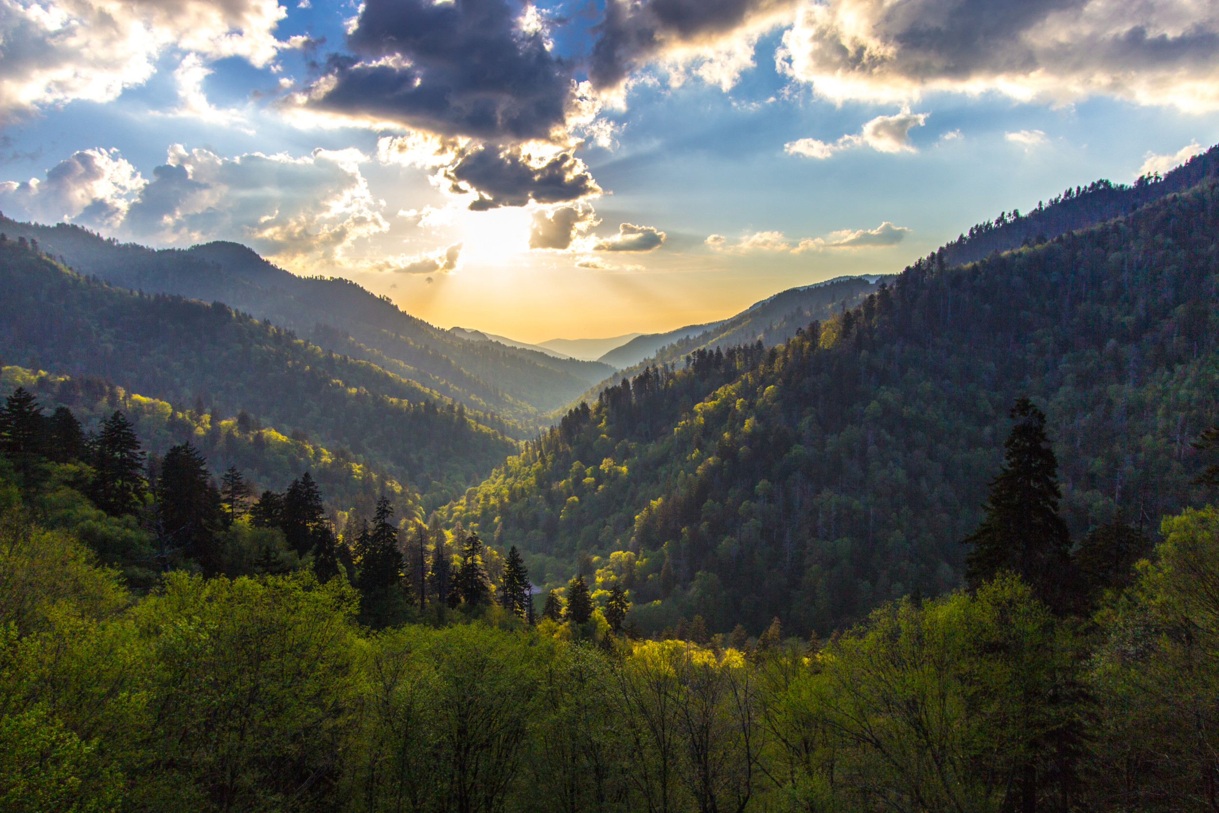 National Park Wildfire More Than Doubles in Size [Video]