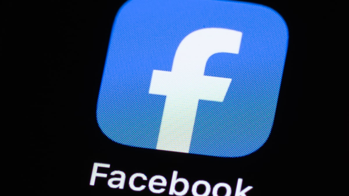 No, the black Facebook app icon isn’t a new logo. Here’s why you’re seeing it. [Video]