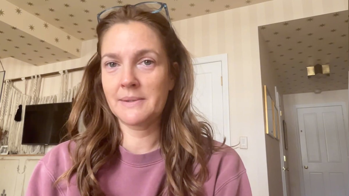 Drew Barrymore’s ‘very vulnerable’ reflection on her fears for pre-teen daughters Olive and Frankie [Video]