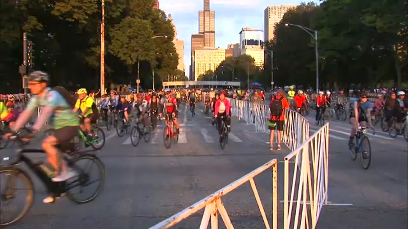 2024 Bike the Drive set to bring out thousands of cyclists to Chicago; 15-mile stretch of DuSable Lake Shore Drive to be shut down [Video]