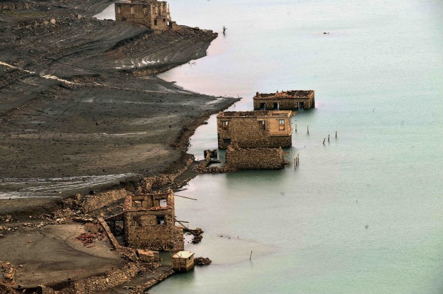 Water Scarcity Crisis Resurfaces: Sunken Village of Kallio in Mornos Reappears [Video]