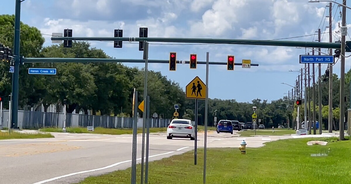 North Port parents tout new traffic light in school zone [Video]