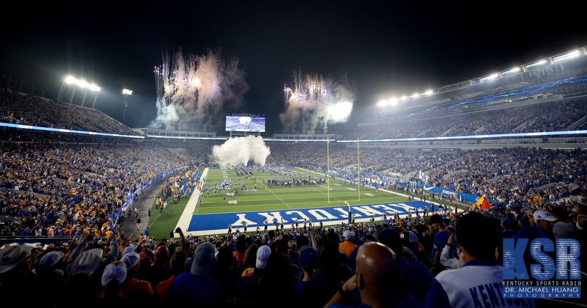 Lightning ends game early as Kentucky beats Southern Miss 31-0 [Video]