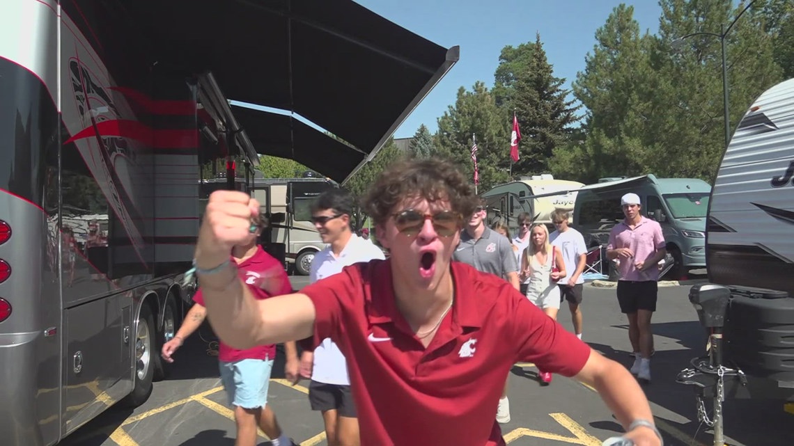 WSU fans flock to Pullman for season opener [Video]