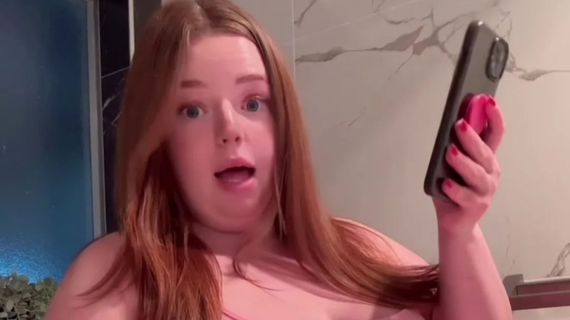 Im a chubby redhead – trolls tell me I cant have my gut hanging out but I dont care, I love my figure [Video]