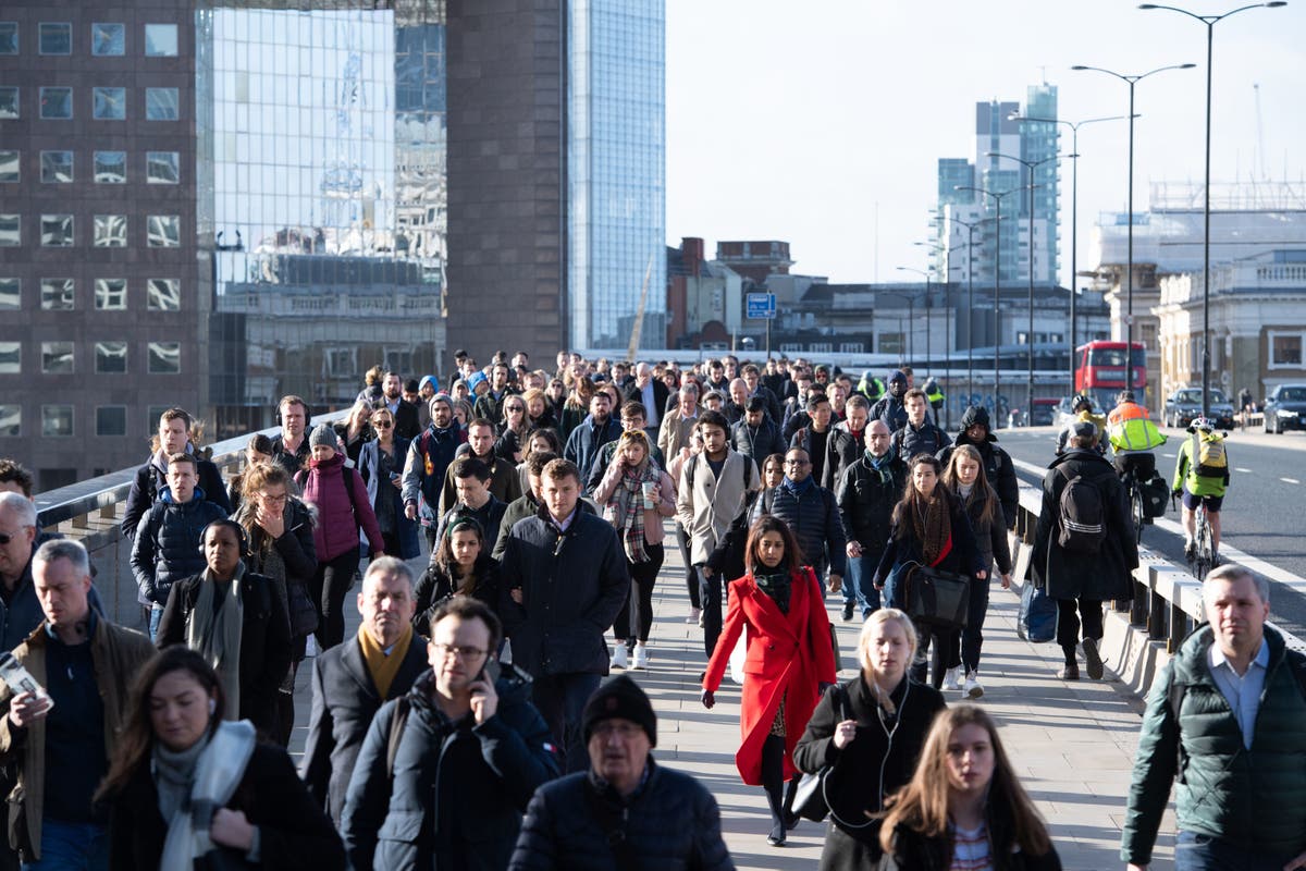 Labours four-day week explained: How it will work and who can do it [Video]