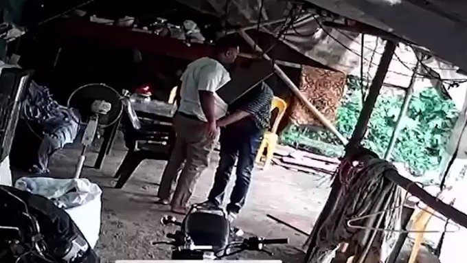 Indian Cops Caught Planting Drugs on a Man During Frisking, Suspended After CCTV Footage Goes Viral [Video]