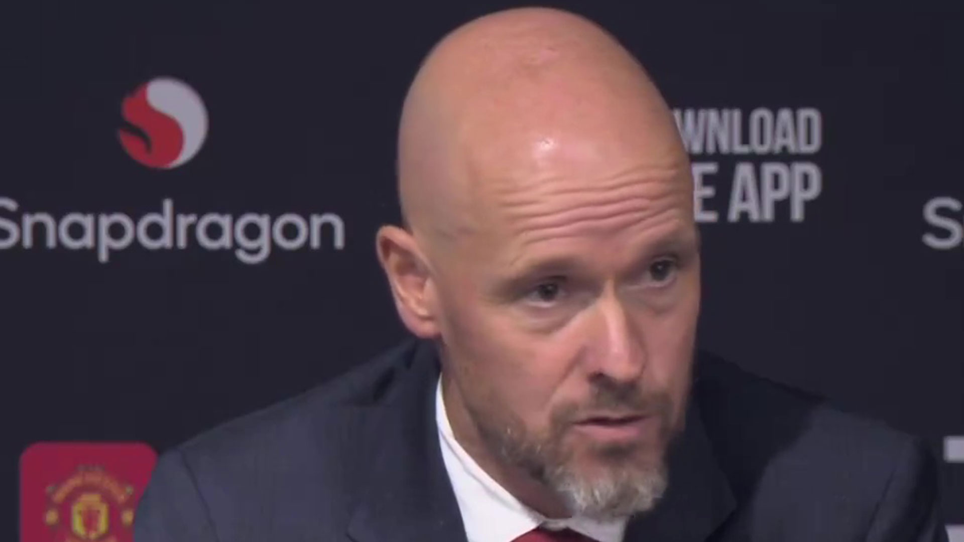 Man Utd fans say ‘this is a tough watch’ as Ten Hag claims he ‘feels sorry’ for journalist in awkward interview [Video]