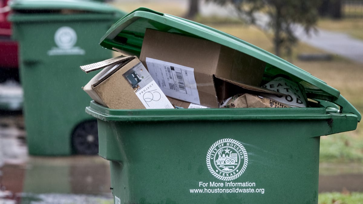 Apple AirTags used by environmental activists to track dead-end recycling ‘efforts’ [Video]