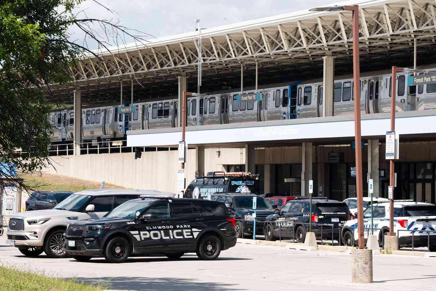 Chicago Train Shooting Victims Were Asleep When They Were Killed: Police [Video]