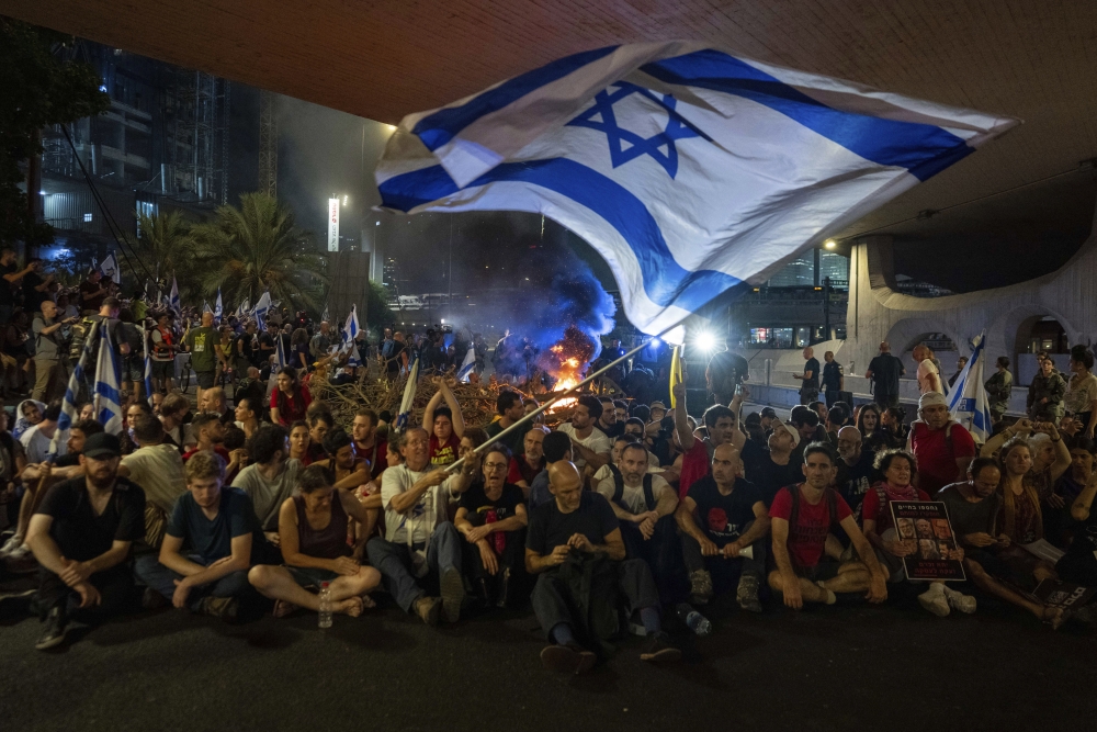 Could mass protests in Israel persuade Netanyahu to agree to a cease-fire deal? [Video]