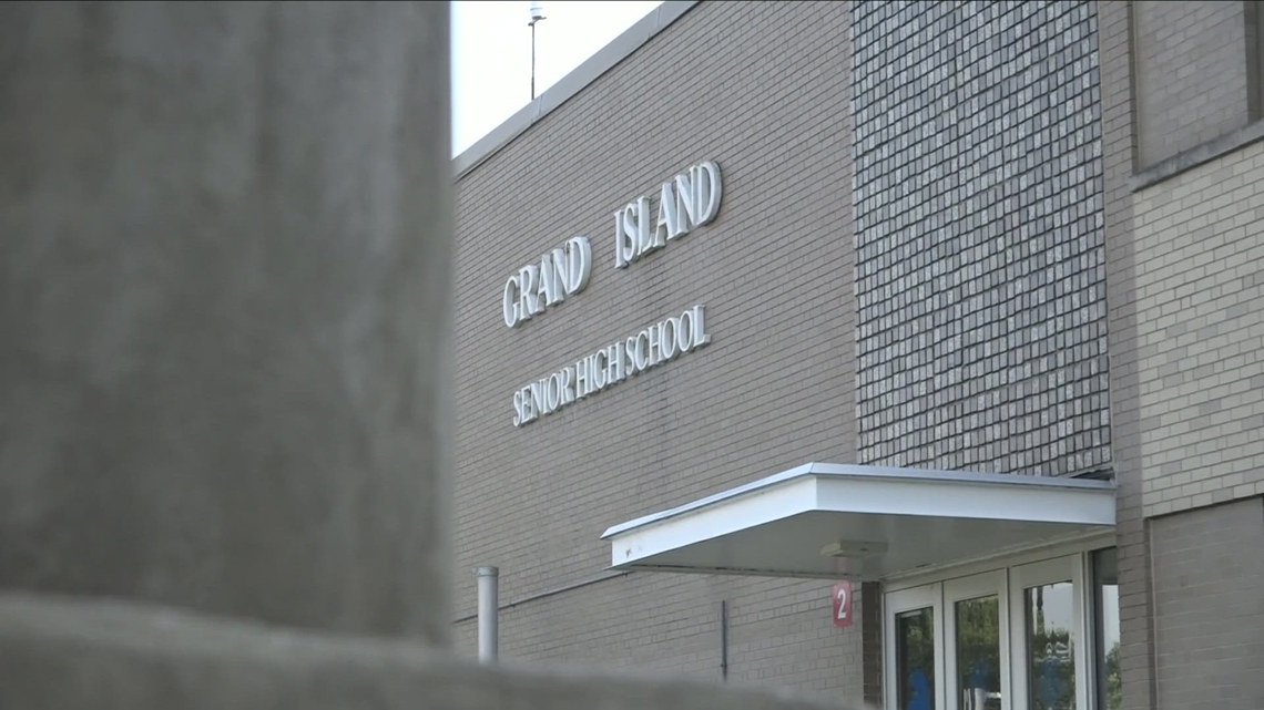 Grand Island Senior High School introduce AI into classrooms [Video]