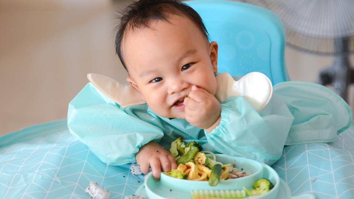 How to safely start solids with your baby [Video]