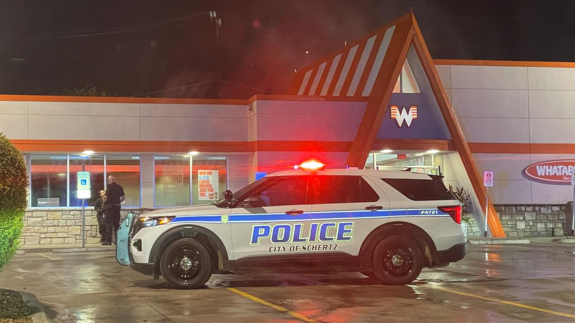 Texas police respond to Whataburger [Video]