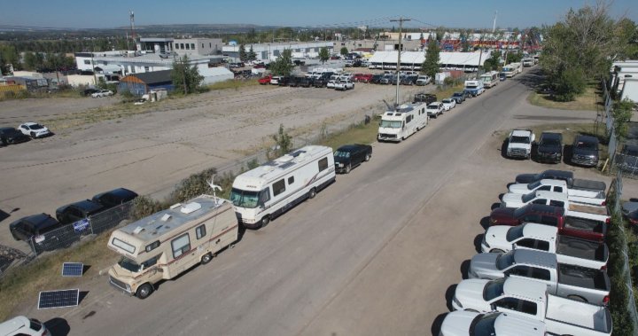 Owners who live in their RV fight City of Calgary over long-term parking: They have no solutions [Video]