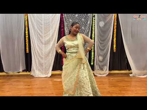 Mehendi Hai Rachnewali | Gulabi Sharara | What Jhumka | Easy Dance Steps For Girls | Wedding Dance [Video]