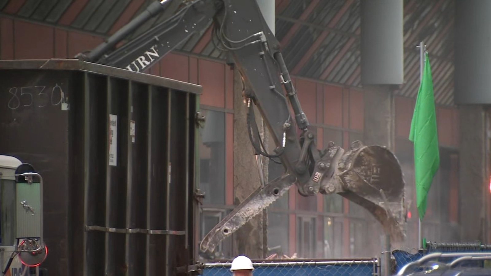 Thompson Center Chicago redevelopment for Google headquarters bringing changes to surrounding Loop sidewalk [Video]