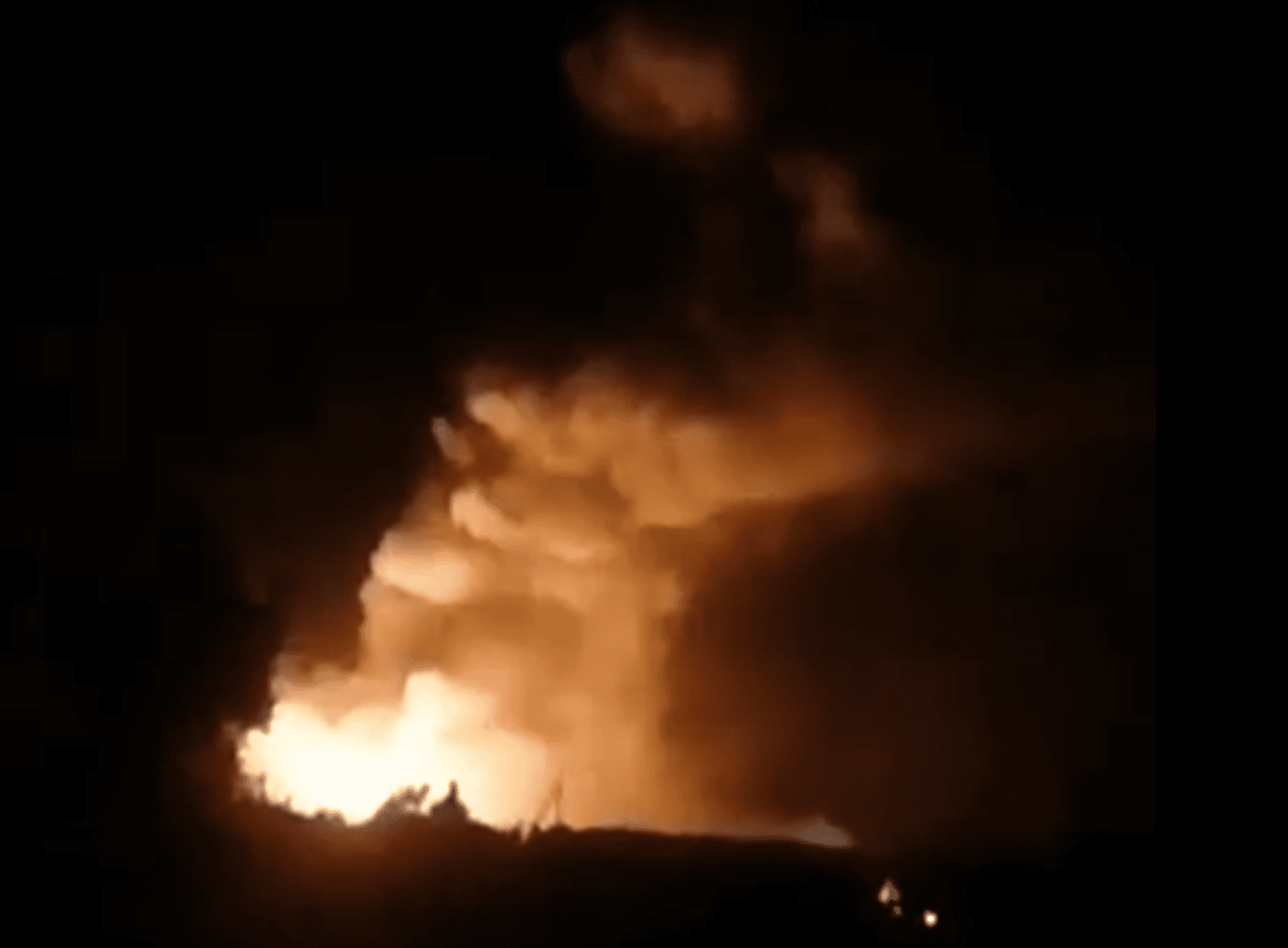 Russians Evacuated as Ukraine Drone Attack Sparks Chain of Explosions [Video]