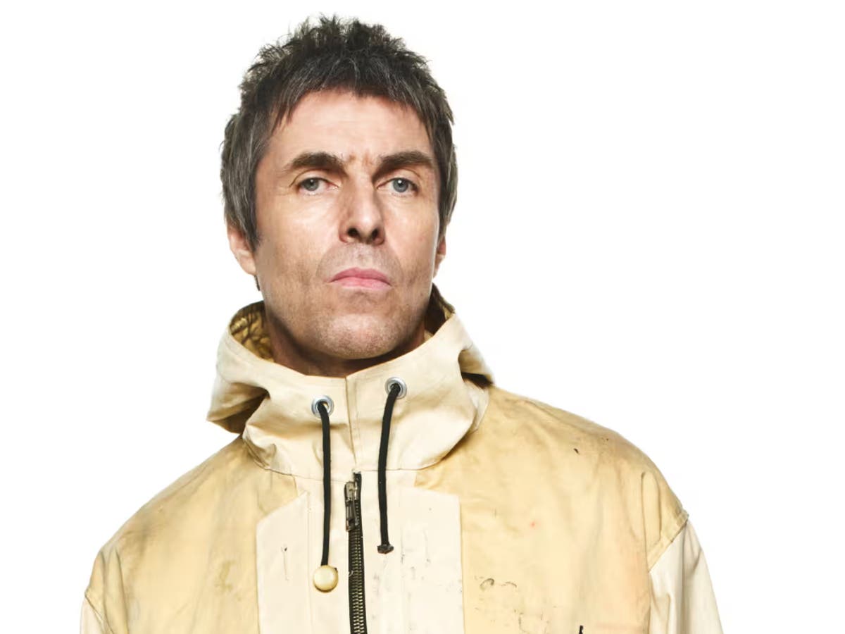 Liam Gallagher tells Oasis fan that a new album is in the bag [Video]