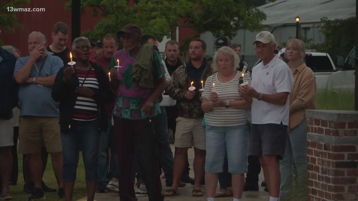 Winder community wraps their arms around Apalachee High School shooting victim’s family [Video]