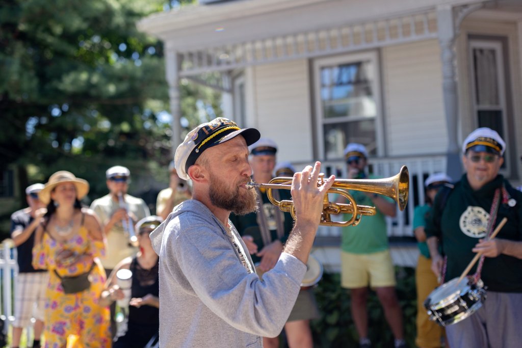 Porchfest brings music to front lawns of Deering Center for 10th year [Video]