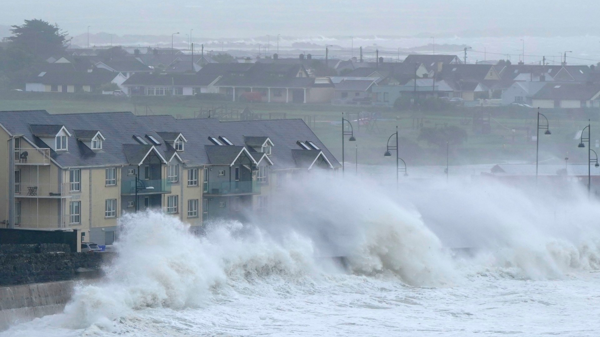 Lives at risk with more extreme Irish weather events to hit as 