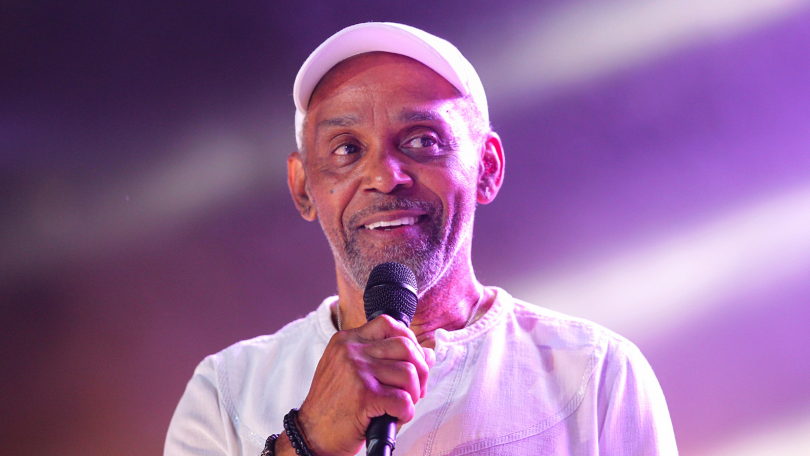 Legendary soul singer Frankie Beverly dies at 77, family announces [Video]