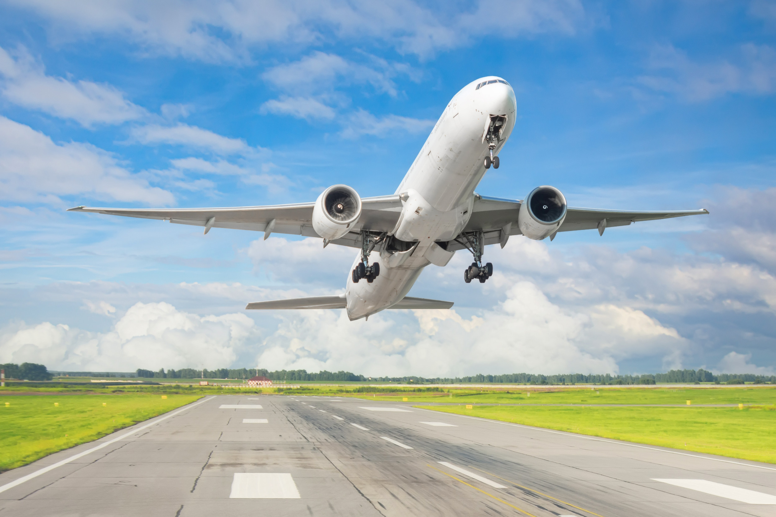 Passenger Live-Tracking Plane’s Speed During Takeoff Goes Viral [Video]