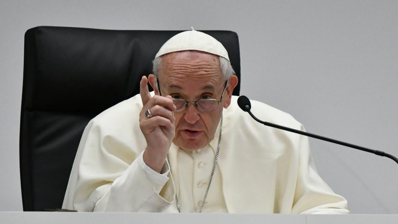 Pope Francis Slams Both Trump and Harris Without Mentioning Names and Cautions US Voters Ahead of the Election [Video]