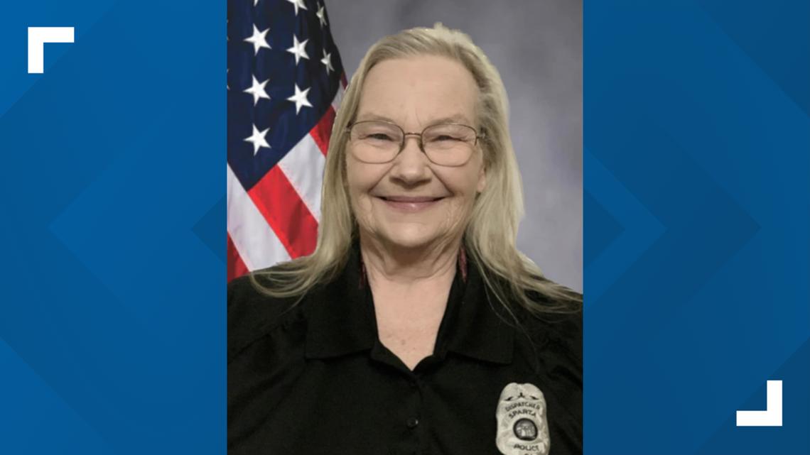 GA police dispatcher dies after being hit by passing car in Fla. [Video]