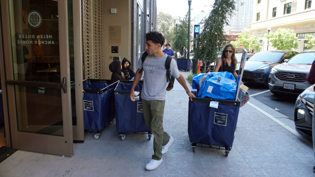 Next stop on transfer students journey: UC Berkeleys new, high-end dorm [Video]