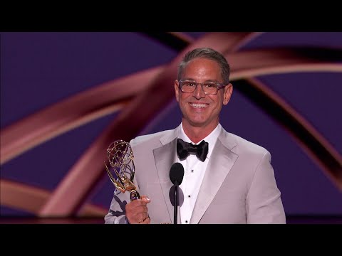 WATCH: Greg Berlanti gave an amazing speech while accepting the Governors Award at the Emmy Awards [Video]