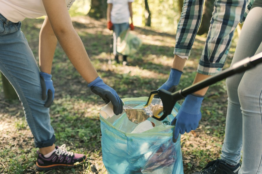 Getting ready for Balloon Fiesta with the Fiesta Fanatics Cleanup Event [Video]