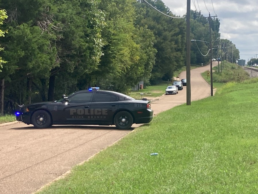 One dead in officer-involved shooting in Olive Branch [Video]