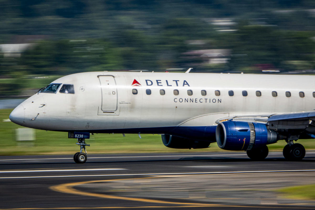 Delta passengers left with bloody noses and ears after severe cabin pressure issues [Video]