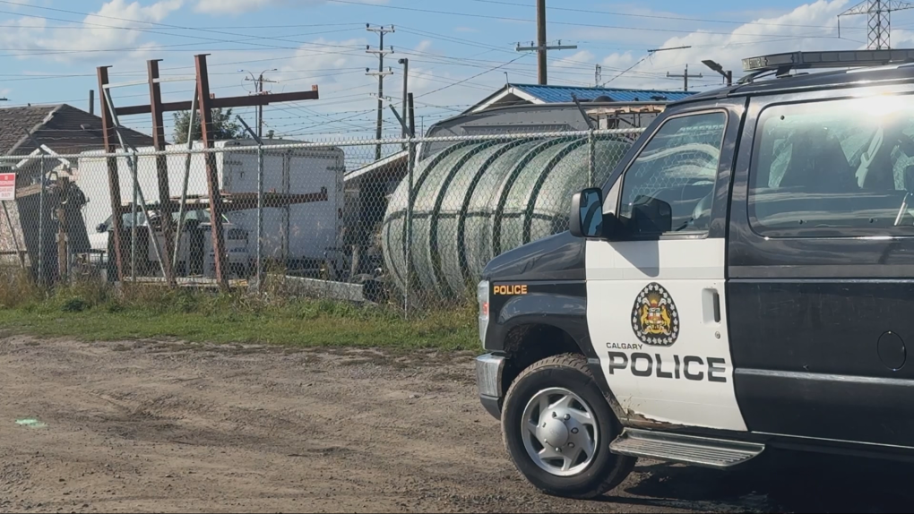 Calgary police search at Valleyfield property [Video]