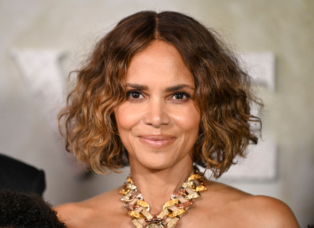 Halle Berry Asks Fans To Wear A ‘Distressed Wig’ To Screening [Video]