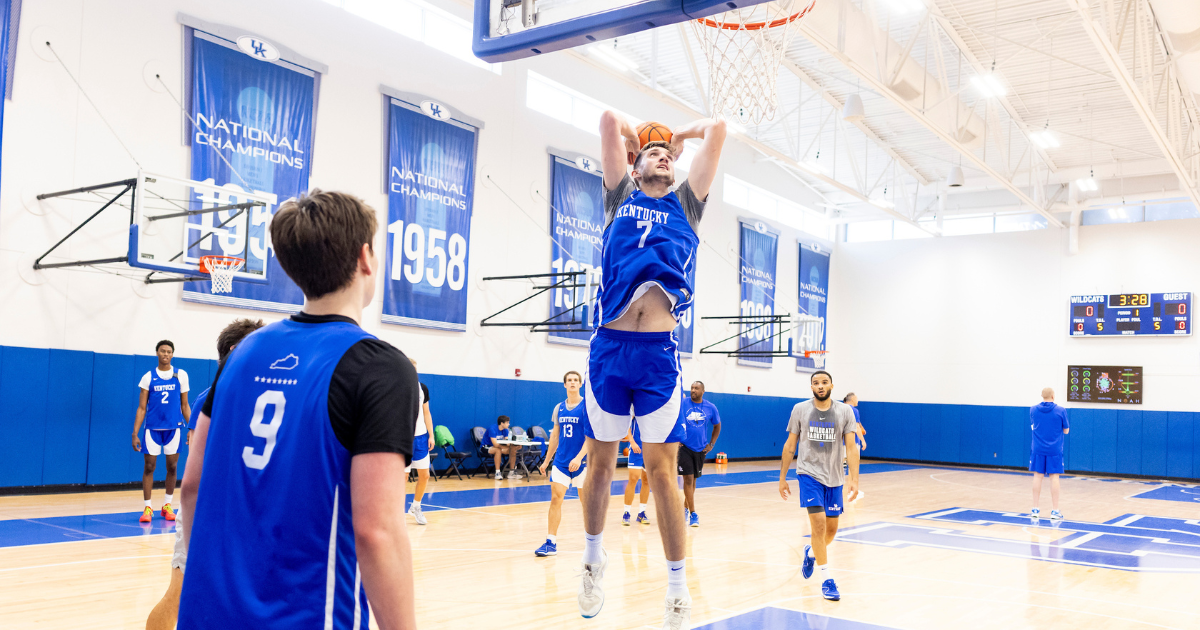 Only national championship banners hang in Kentuckys practice gym after Mark Popes makeover [Video]