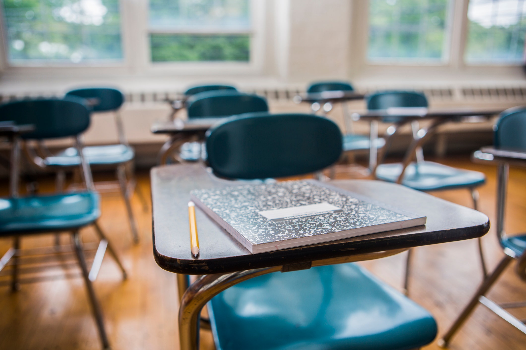 Students left behind as Chicago high school suffers from staffing issues, teacher absences: Report [Video]