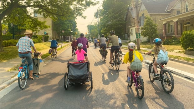 Ditch your car and join the community for World Car Free Day on Sunday [Video]