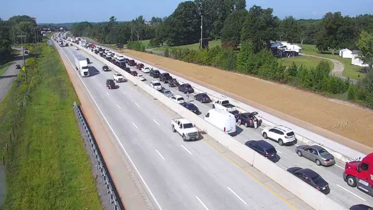 Interstate crash backed up traffic for miles [Video]